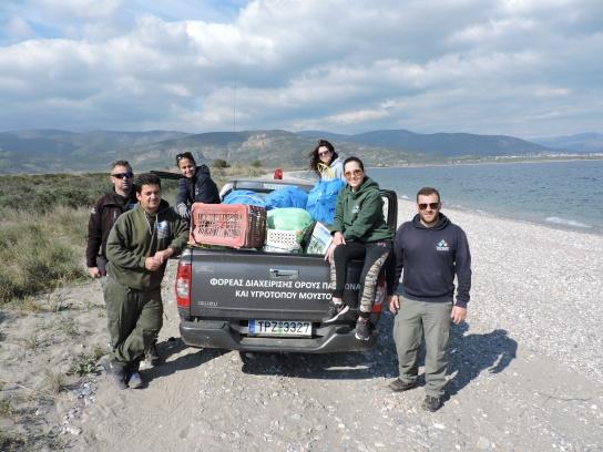 8 Περιβαλλοντικές δράσεις και εκδηλώσεις Εθελοντικός καθαρισμός στον υγρότοπο Μουστού με αφορμή την καμπάνια Let s do it Greece 2017 28.03.