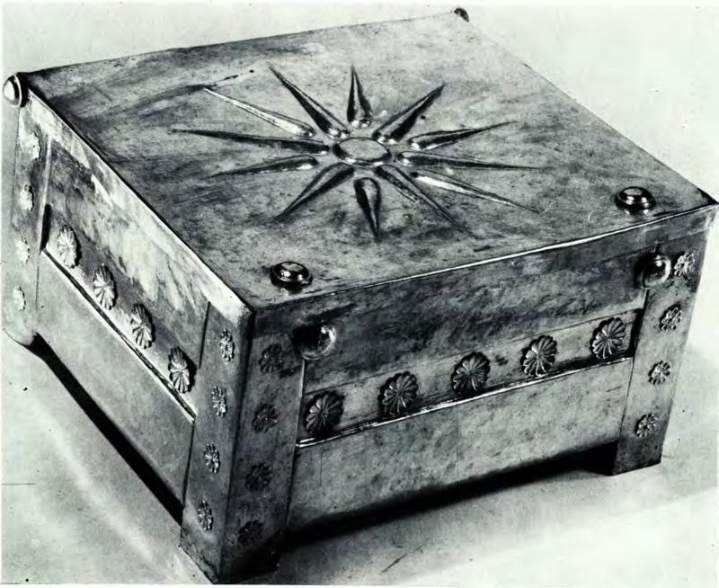 ) and were highly satisfied with the booty from the tomb concealed by the mound.
