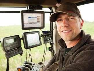 Χάρη στην ψηφιακή συνδεσιμότητα, ευφυείς γεωργικές μηχανές μπορούν να συνδεθούν σε μια διαδικασία εργασίας και να αξιοποιήσουν συμβουλευτικές υπηρεσίες, όπως για παράδειγμα στοιχεία καιρού.
