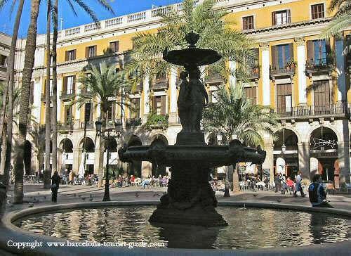 No.11. Placa Reial 46 400μ από (10) Το κεντρικό σιντριβάνι της γραφικής πλατείας Plaça Reial βρίσκεται ακριβώς έξω από τη La Rambla.