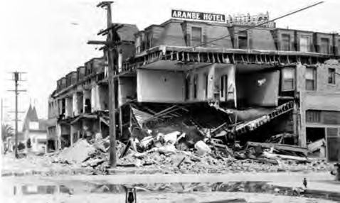1.1. Εισαγωγή 3 Σχήμα 1.3: Σεισμός στην Καλιφόρνια Long Beach, 1933 Σχήμα 1.4: Σεισμός μεγέθους 8 της κλίμακας Ρίχτερ στην Κίνα Tangshan, 1976 είχε και έχει αυτό στις ανθρώπινες ζωές.
