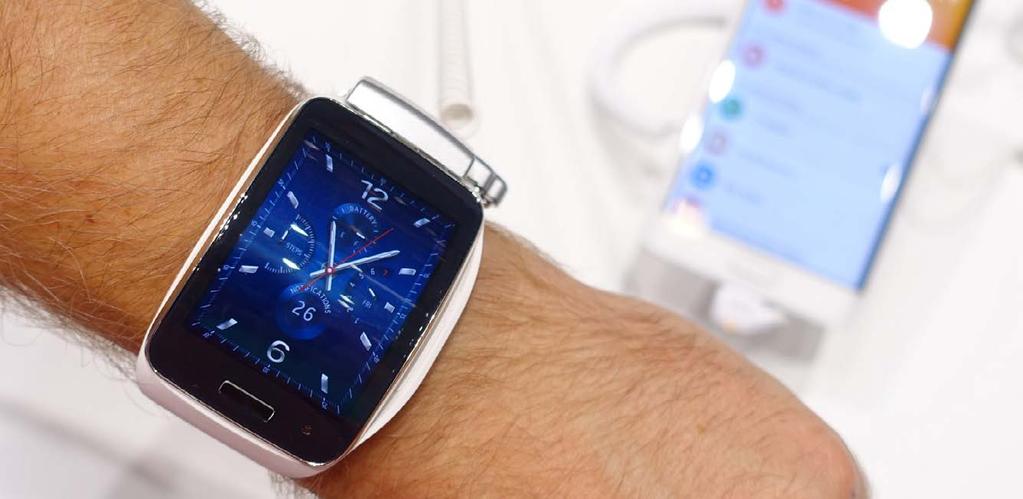 svet techniky Samsung Gear S hodinky so zahnutým displejom a SIM kartou Jeseň bude v znamení inteligentných hodiniek. Samsung uvedie na trh Gear S s revolučným zahnutým displejom.