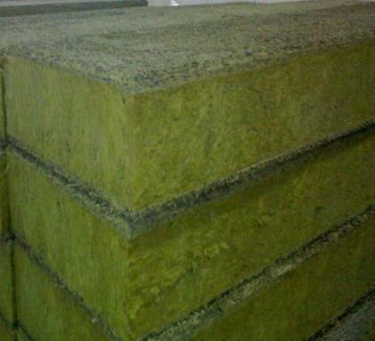 Се користат како облоги на ѕид и на под. Плочите од дрвени влакна и цемент се добри звучни изолатори, кај кои со 65% се застапени дрвените влакна, кои се тенки и долги, а 35% е портланд цемент.