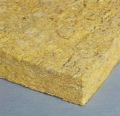 Staklena vuna-filc [3] Slika 11. Kamena vuna- ploče[3] Ekspandirani perlit- Perlit je eruptivni aluminijsko-silikatni kamen, koji se mehaniĉki usitnjava i kratko zagrijava na 1000 C.
