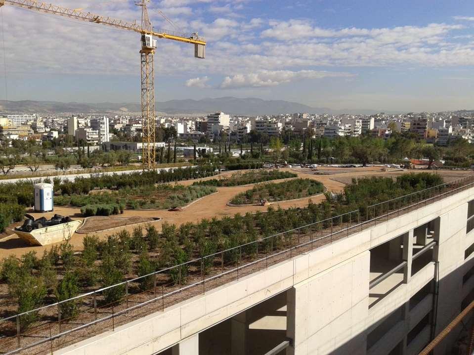 Φυτεμένο δώμα κτιρίου στάθμευσης Κέντρου Πολιτισμού Ίδρυμα Σταύρος Νιάρχος Ανάκτηση του εδάφους στην οροφή κτιρίου Συντελεστής απορροής σύμφωνα με FLL-Guidelines Φυτεμένο δώμα: Κλίση < 15 > 15 Ύψος