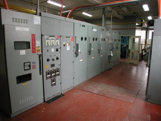 Συνήθης εξοπλισμός: Ηλεκτρικοί Πίνακες Διανομής Electric switchboards Κατανεμητές Distribution boards Circuit breakers and disconnects Μετρητές Electricity meter Μετασχηματιστές