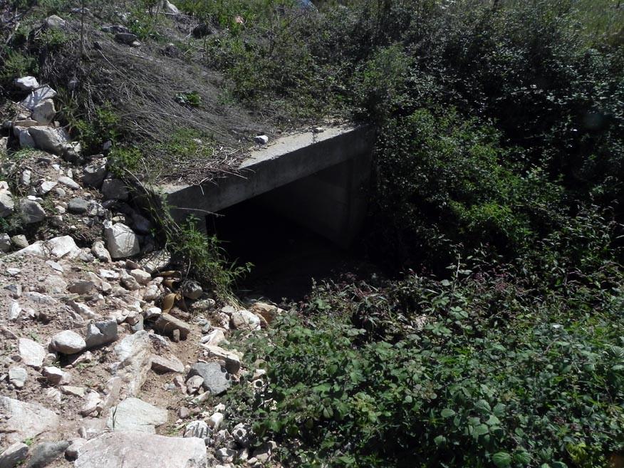 κατασκευάστηκε με τη χάραξη χαντακιού,