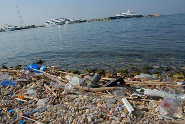 Θα θέλαμε να ευχαριστήσουμε ολόψυχα τις εθελοντικές ομάδες Atenistas και Pireactive για την απίστευτη δουλειά που έκαναν στην αποκατάσταση της παραλίας του ΣΕΦ, τον Δήμο Πειραιά και τους