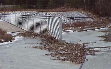 Detail Collecting the waste using plastic barge УТВРЂИВАЊЕ НАДЛЕЖНОСТИ С обзиром на чињеницу да се до сада ова тема није била предмет