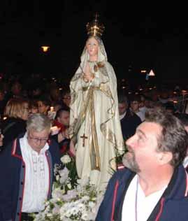 oko gospe po domovini posmrtni ostaci fra M. Sopte i S. Lončara. Program su prenosili Radiopostaja Široki Brijeg i neki portali.