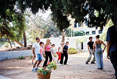 Παλιοί γνώριµοι, καινούργιοι φίλοι και συνάδελφοι, ογδόντα (!