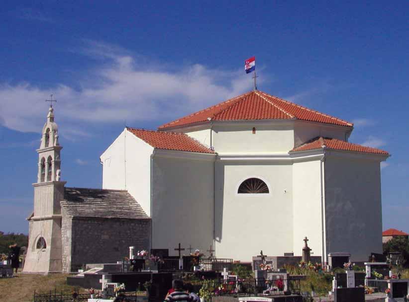 I dok su oni tonuli u bezdan nestajanja, opali grom u neposrednoj blizini. Da li u koji brijest u groblju ili malo dalje, to nisu mogli procijeniti, ali bljesak je bio dragocjen.