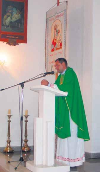 Zahvalnost u ime mladih Promine fra Šimi je izrazio Josip Džepina Osvrt na rad kao župnika u Promini Zahvalnost Zvone Perice u ime svih