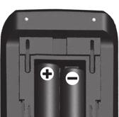 Öffnen Sie das Batteriefach an der Rückseite der Fernbedienung, indem Sie den Batteriefachdeckel in Pfeilrichtung abziehen.
