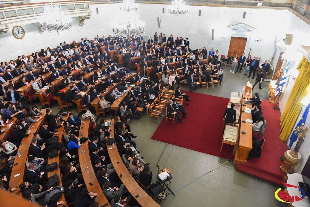 Μοντέλο Βουλής των Ελλήνων Mία ακαδημαϊκή προσομοίωση των εργασιών της Βουλής των Ελλήνων, όπου φοιτητές λαμβάνουν τον ρόλο των βουλευτών και της Κυβέρνησης και νομοθετούν για αμφιλεγόμενα ζητήματα