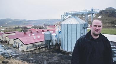 Hafa ber í huga að skilyrði svínabænda eru hagstæðari en annarra jarðræktenda að því leyti að þeir eiga kost á rýmri framlögum í formi ræktunarstyrkja eins og reglugerðir kveða á um í dag.