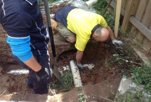 Nedostaci kružne vodovodne instalacije: potrebno je puno više vodovodne armature u instalaciji kako bi se sustav stavio u pogon, cijeli sustav zahtjeva veću dužinu cijevi sa većim promjerima,