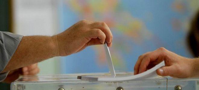 Στους μεγάλους δήμους και τις περιφέρειες η «μάχη» για την ανάδειξη των νικητών από τις αυτοδιοικητικές εκλογές θα συνεχιστεί την επόμενη Κυριακή.