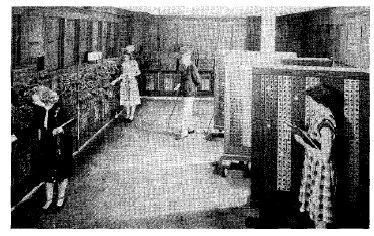 The Electronic Numerical Integrator and Computer (ENIAC) 1946 μνήμη (σταθερές) Διαδρομή δεδομένων i Ο ENIAC, ο πρώτος ηλεκτρονικός υπολογιστής, διέθετε 18.