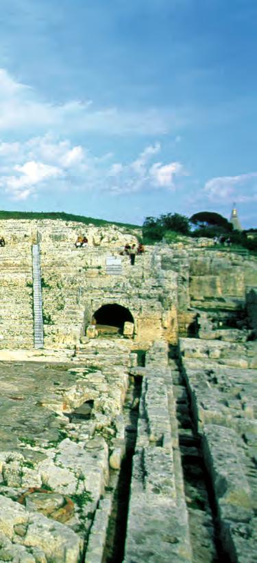 ΙΤΑΛΙΑ Εικ. 9 Άποψη του αρχαίου θεάτρου των Συρακουσών.