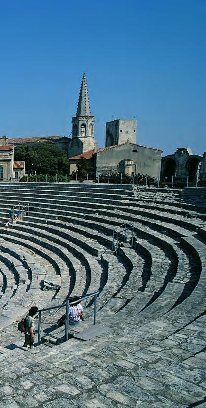 ΓΑΛΛΙΑ Εικ. 27 Άποψη του ρωμαϊκού θεάτρου της Αρλ. Μία ρωμαϊκή αποικία στην Προβηγκία πόλη της Αρλ (Arles) βρίσκεται στην νοτιοανατολική Γαλλία, Η στην περιοχή της Προβηγκίας.