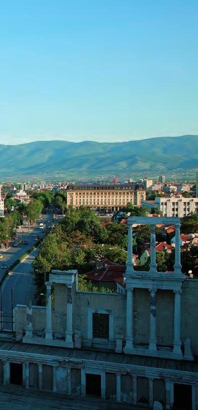 ΒΟΥΛΓΑΡΊΑ Εικ. 40 Άποψη του θεάτρου της Φιλιππούπολης. Η πόλη του Φιλίππου Φιλιππούπολη (Plovdiv) είναι σήμερα η δεύτερη μεγαλύτερη Η πόλη της Βουλγαρίας, μετά τη Σόφια.