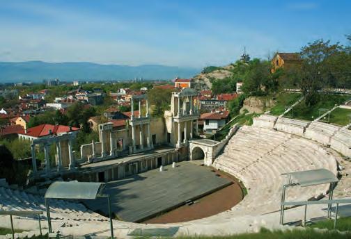 Το θέατρο της Φιλιππούπολης Ησημερινή μορφή του θεάτρου χρονολογείται στο α μισό του 2ου αι. μ.χ., στα χρόνια του Ρωμαίου αυτοκράτορα Αδριανού.