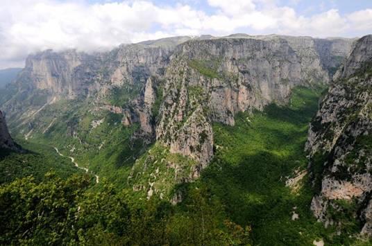 Τα βαθιά φαράγγια... Το φαράγγι του Βίκου.