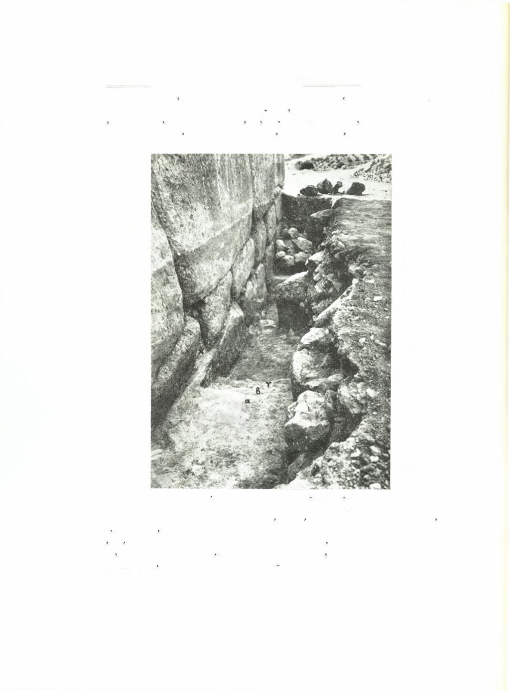 6G Γεωργίου Έ. Μυλωνά AE 1962 στικούς χρόνους, ολόκληρος ή έ'κτασις ιών στρωμάτων, ως εϊδομεν, διεταράχθη.