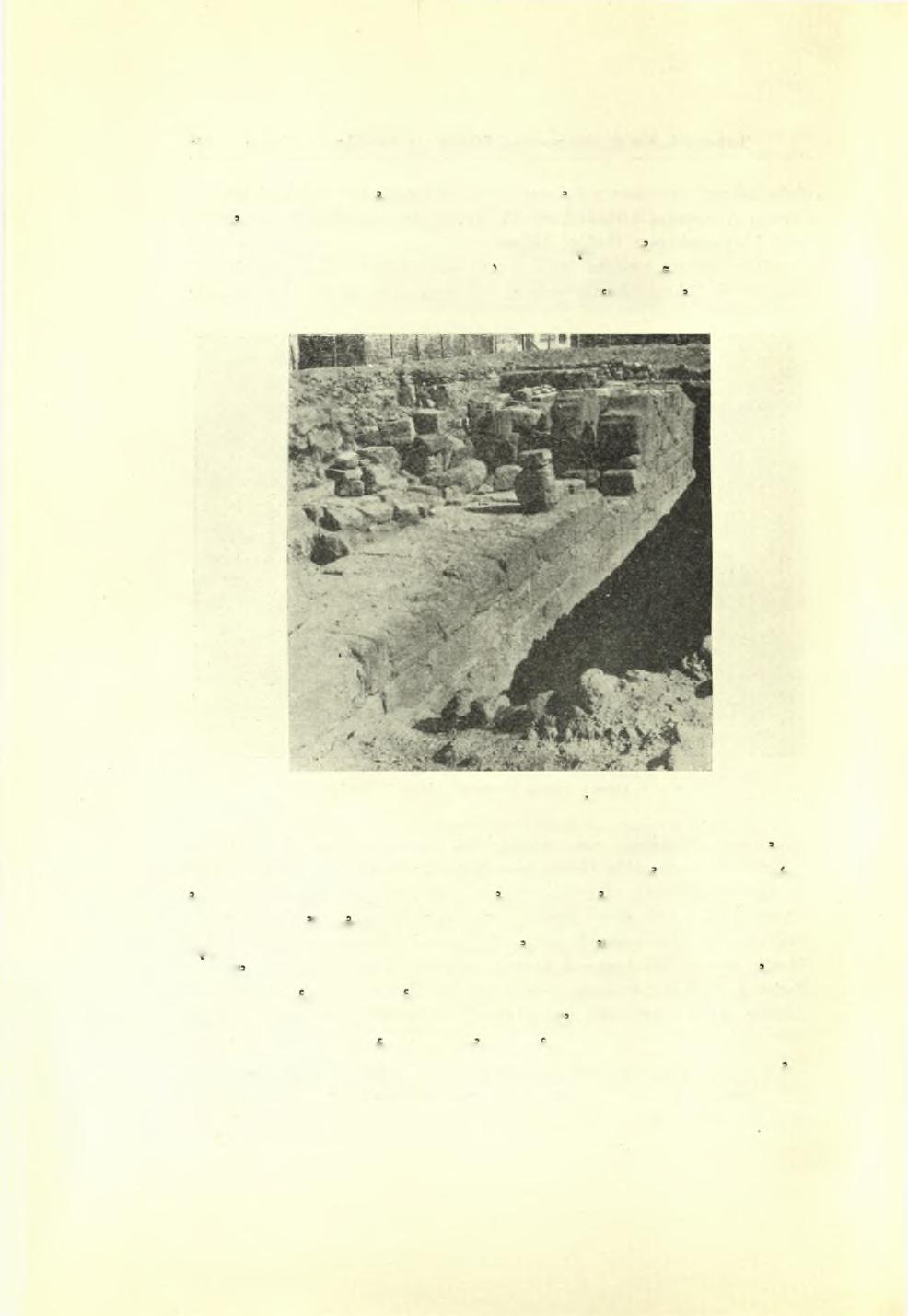 22G Πρακτικά τής Αρχαιολογικής 'Εταιρείας 1951 τής όδοΰ ΙΙυθαγόρου, από Β δέ έξετάθη καί εντός τοΰ ήρειπωμένου ίπποτικοΰ οικήματος Πυθαγόρου 66.