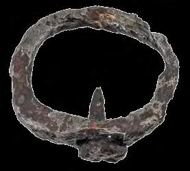 Алка са клином Гвожђе, ковање; димензије алке: 5,3 х 1,6 х 0,8 cm; димензије клина: 2,2 х 0,5 х 1,5 cm; Објекат VI - просторија b, Северно
