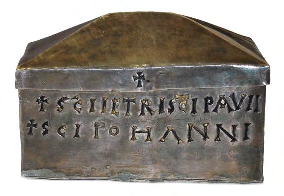 Сл. 4: Реликвијар са Гра ине на Јелици Fig. 4: Reliquary from Gradina on Јelica Прва обимнија кампања сондажног, стратиграфског и топографског испитивања Градине предузета је 1988.