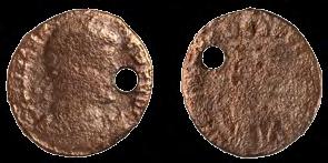417. Нумус Валенса Бронза, ковање; R = 1,8 cm; Објекат VI - просторија d, Северно подграђе, 2011. година; Народни музеј Чачак, Н 606, Ц 49/11. 364-375. година. Неодређена ковница.