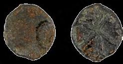 421. Пентанумион Јустина I Бронза, ковање; R = 1,5 cm; Базилика C средњи јужни анекс, Северно подграђе, 1994. година; Народни музеј Чачак, Н 610, Ц 21/94. 522-527. година. Ковница Константинопољ.