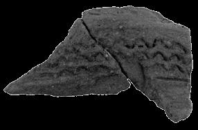2. Фрагмент посуде Керамика, рађено руком; димензије: 4,6 х 5,2 х 0,4 cm; Објекат IV, Горњи град, 1997. година; Народни музеј Чачак.