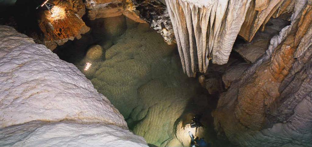 Γεωλογία Η δημιουργία των σπηλαίων Καρστικοποίηση Στη φύση υπάρχουν πολλοί μηχανισμοί, οι οποίοι δημιουργούν φυσικά έγκοιλα και σπήλαια.