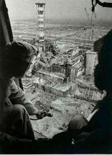 Το 1986 στην Ουκρανία γίνεται έκρηξη στην πυρηνική μονάδα του Τσέρνομπιλ.