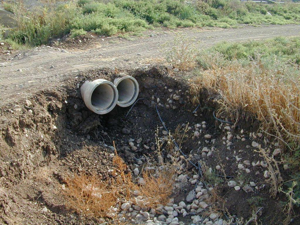 .4 דוגמאות לבעיות יציבות בפרק זה מובאות מספר דוגמאות של בעיות יציבות, אמצעי ייצוב למניעת בעיות ייצוב וכשלי - של אמצעי ייצוב, בתנאי - המיוחדי - לאתר. 4.
