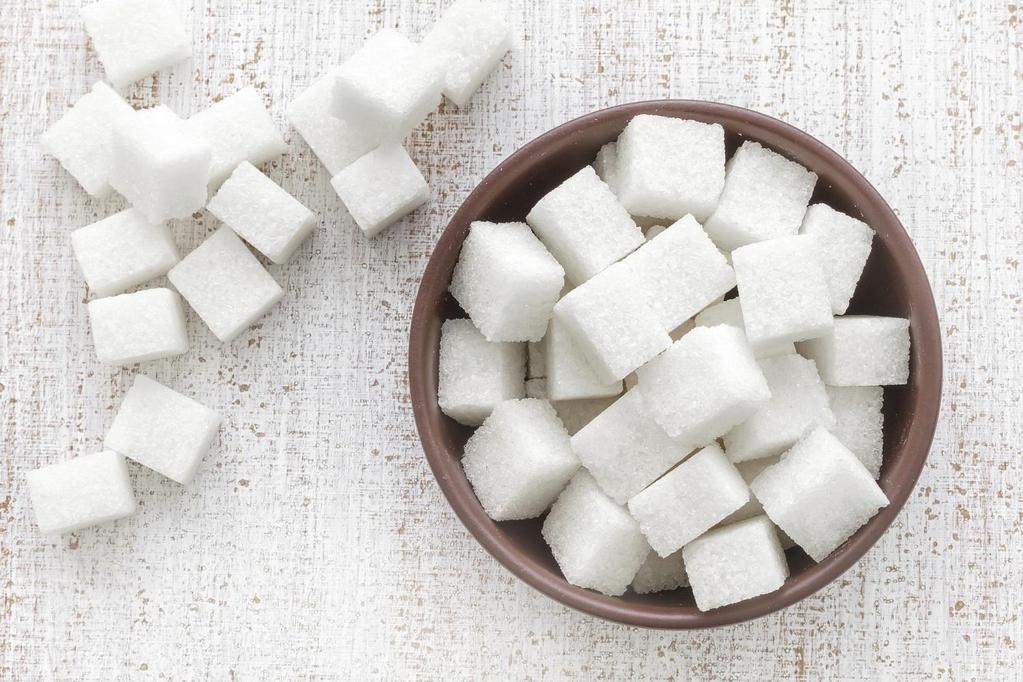 1. Ζαχαροκάλαμο ή Ζάχαρη Η κοινή επεξεργασμένη λευκή ζάχαρη πρόκειται για σακχαρόζη η οποία αποτελεί τύπο δισακχαρίτων.