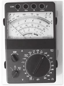 Figuur 2.12 Analoog- en digitale multimeter Analoog-multimeter en digitale multimeter (DMM) Aan die linkerkant in Figuur 2.12 kan jy n analoog-multimeter sien.