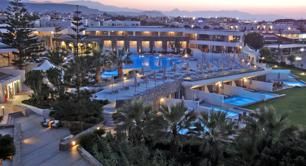 Έργα Ηλιοθερμίας case studies. (The Island Hotel) Γούβες - Ηράκλειο Κρήηης 260 m 2 ζσλλεκηών Απόζβεζη: τρόνια: 4,3 Αξ. Γσκαηίσλ/Κιηλψλ: 300/600 Γνρεία 27.000lt Πξνυπνινγηζκφο: 102.