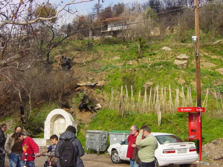 Λιβαδάκι, βρύση: καλύτερη κατάσταση εδάφους. Το ρέμα πρέπει να καθαριστεί. Πεζούλες για μποστάνι.