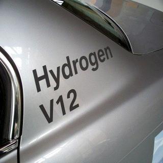 Page89 Εικόνα 5.4: Η ιδιαίτερη µνεία της BMW στον δωδεκακύλινδρο σε διάταξη V κινητήρα καύσης υδρογόνου.
