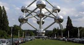 Το µνηµείο του ατόµου "Atomium" χτίστηκε για τη ιεθνή Έκθεση του 1958.