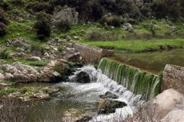 Κοντά στη λιμνοθάλασσα του Μεσολογγίου βρίσκεται και η λιμνοθάλασσα του Αιτωλικού.