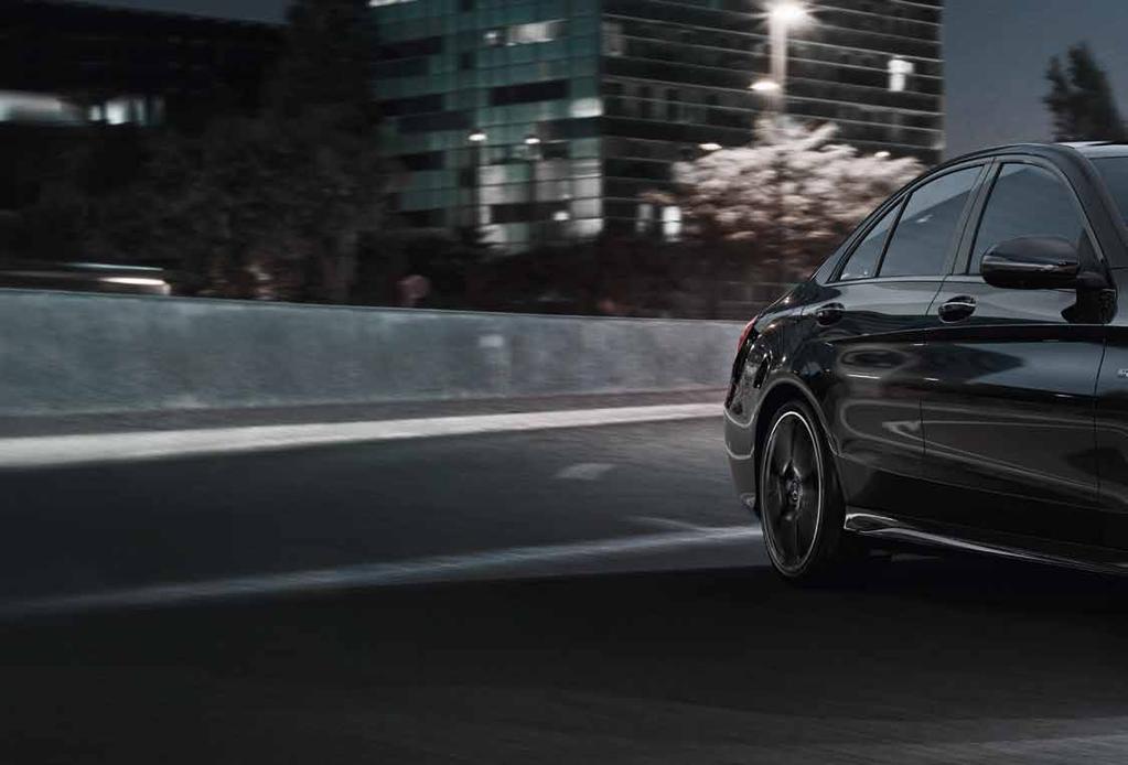 22 Κάτι εντελώς νέο: Mercedes-AMG C 43 4MATIC. Η δυναμική παρόρμηση της νέας Mercedes-Benz C 450 AMG 4MATIC γίνεται αντιληπτή από τη μορφή της.