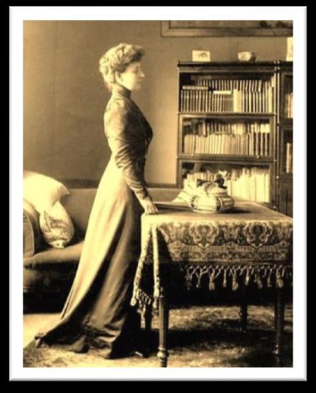 Η Πηνελόπη Δέλτα (1874-1941) γεννημένη στην Αλεξάνδρεια της Αιγύπτου, θεωρείται από τις σπουδαιότερες Ελληνίδες συγγραφείς.