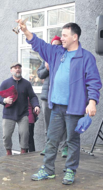 10 Bændablaðið Fimmtudagur 16. apríl 2015 Fréttir Tveir útilegulambhrútar fundust í Skíðadal Þann 2.