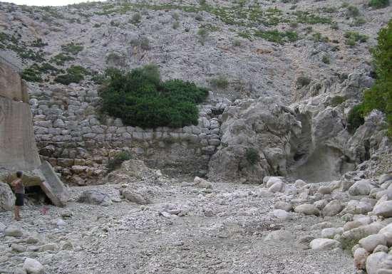 Διαχρονικό πρόβλημα (7/8) Το φράγμα κατασκευάστηκε κατά την κλασική περίοδο για να