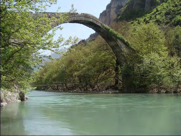 Φωτογραφία 7.1: Τοξωτή γέφυρα Κόνιτσας στον Αώο ποταμό. 7.2.